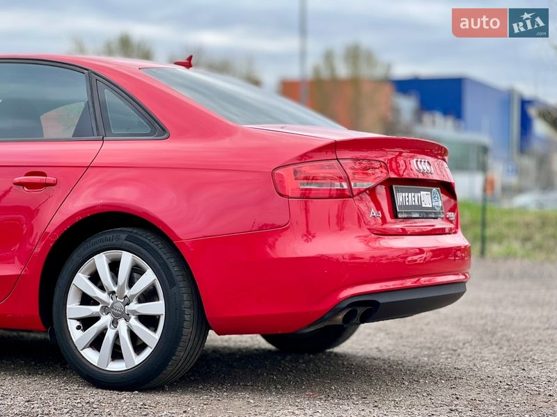 Седан Audi A4 2013 в Киеве