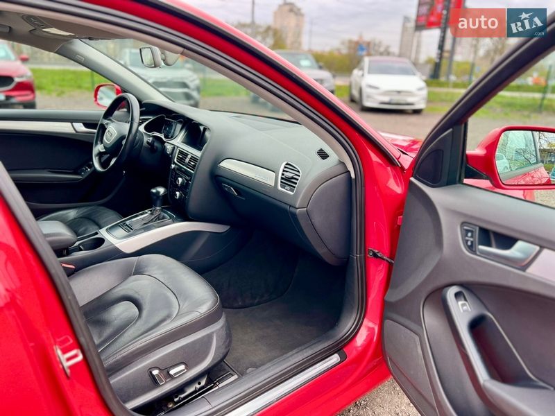 Седан Audi A4 2013 в Киеве