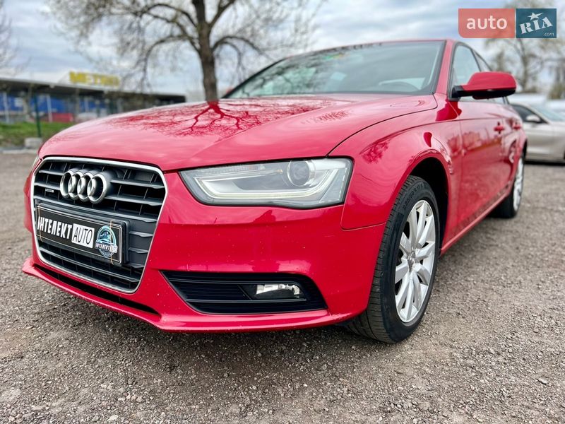 Седан Audi A4 2013 в Киеве