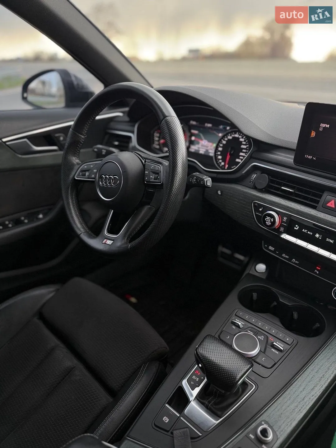 2017 Audi A4 - мініатюра 3
