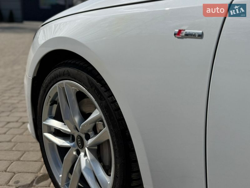 Седан Audi A4 2021 в Виннице