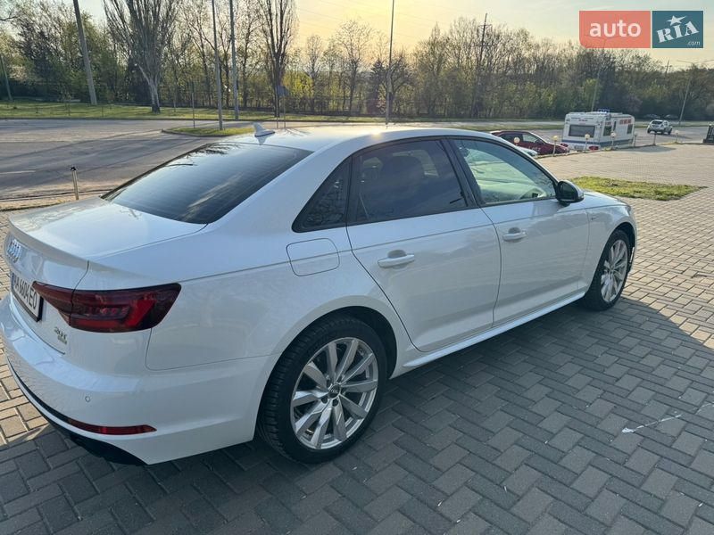 Седан Audi A4 2018 в Одесі