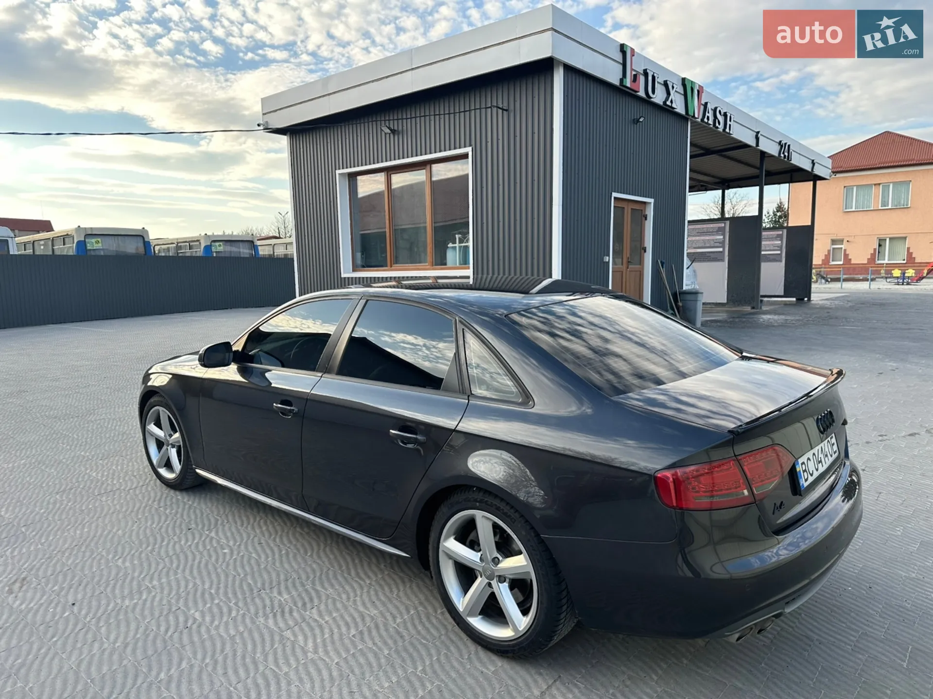 2010 Audi A4 - мініатюра 5