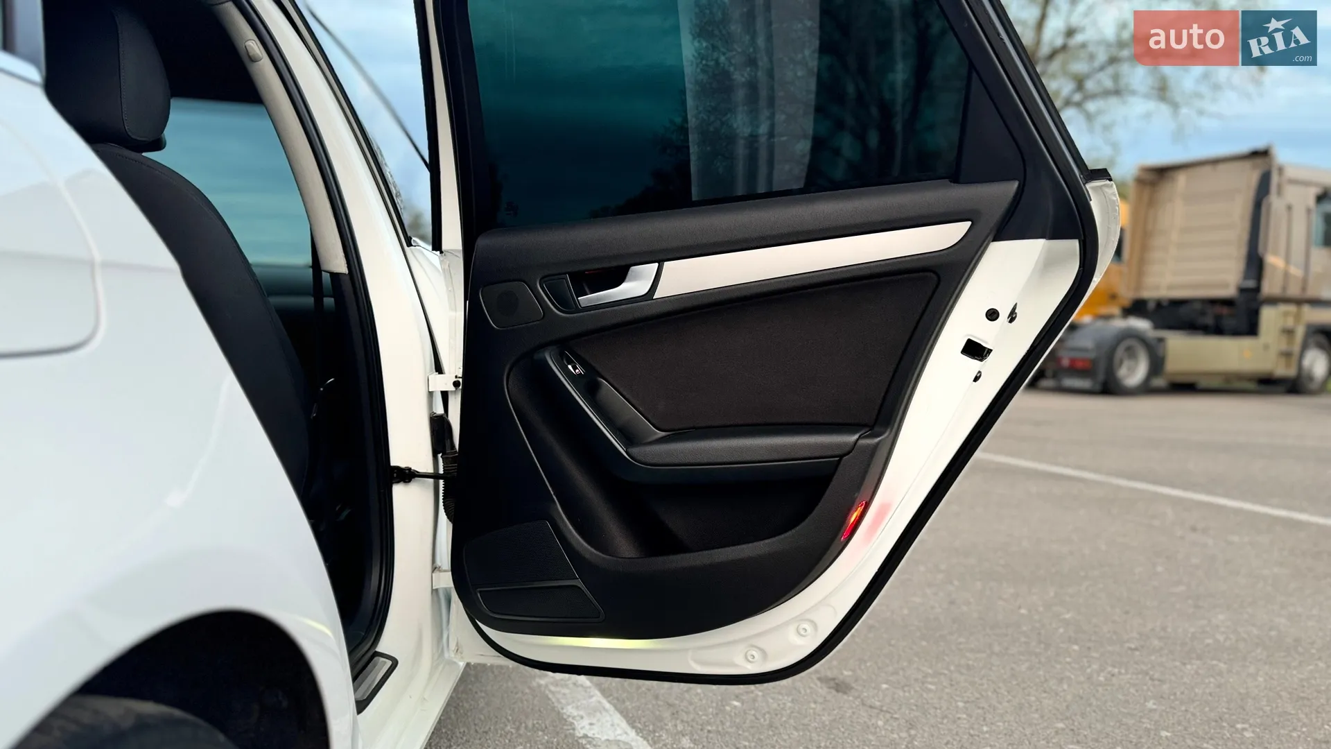 2013 Audi A4 - мініатюра 37