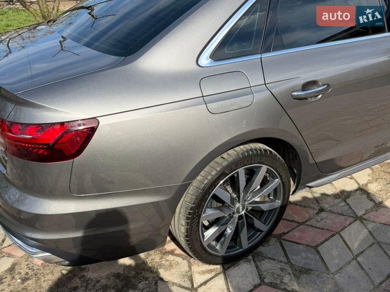 Седан Audi A4 2022 в Бердичеве