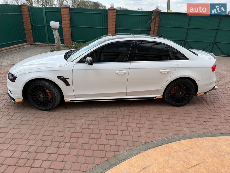 Седан Audi A4 2015 в Львове
