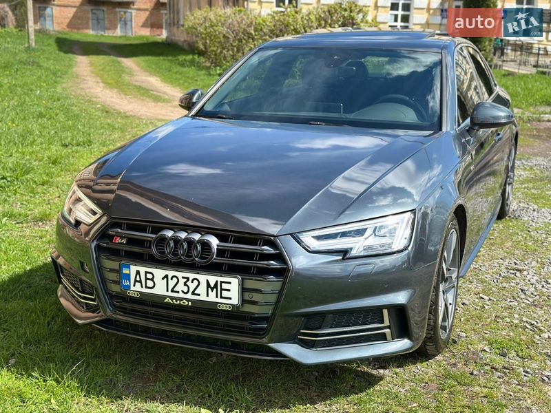 Седан Audi A4 2017 в Виннице
