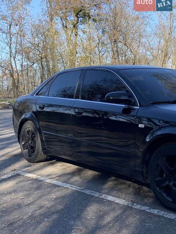 Седан Audi A4 2002 в Ржищеве