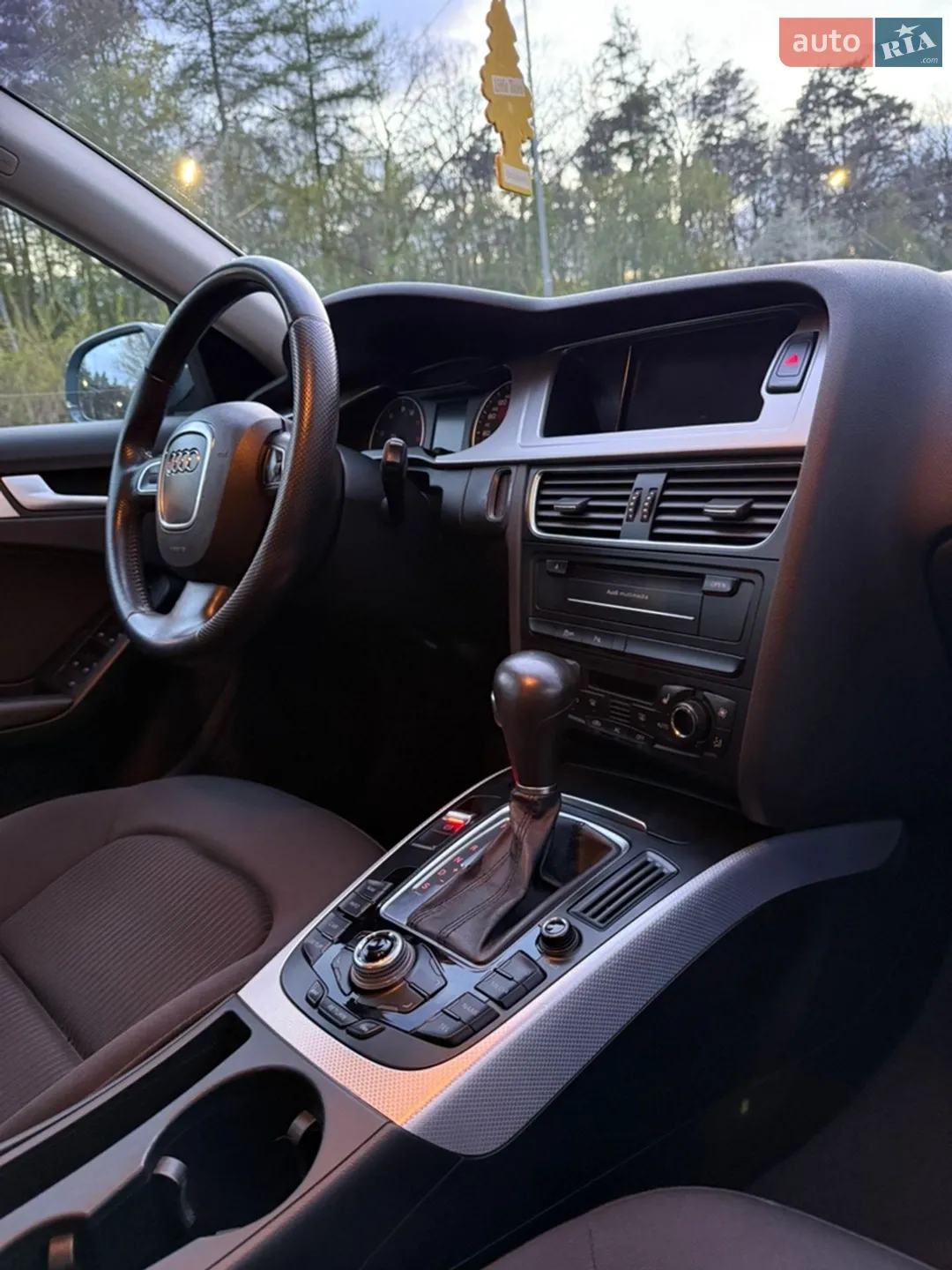 2010 Audi A4 - мініатюра 16