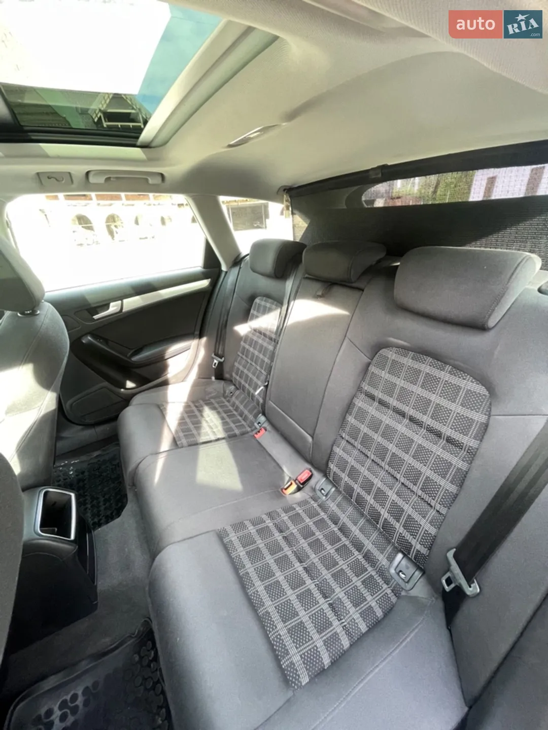 2011 Audi A4 - мініатюра 13