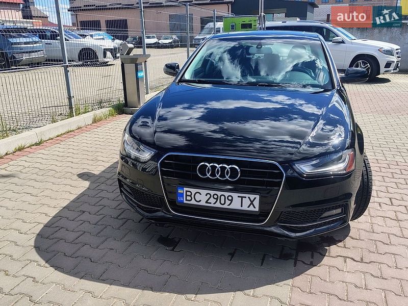 Седан Audi A4 2015 в Сокале