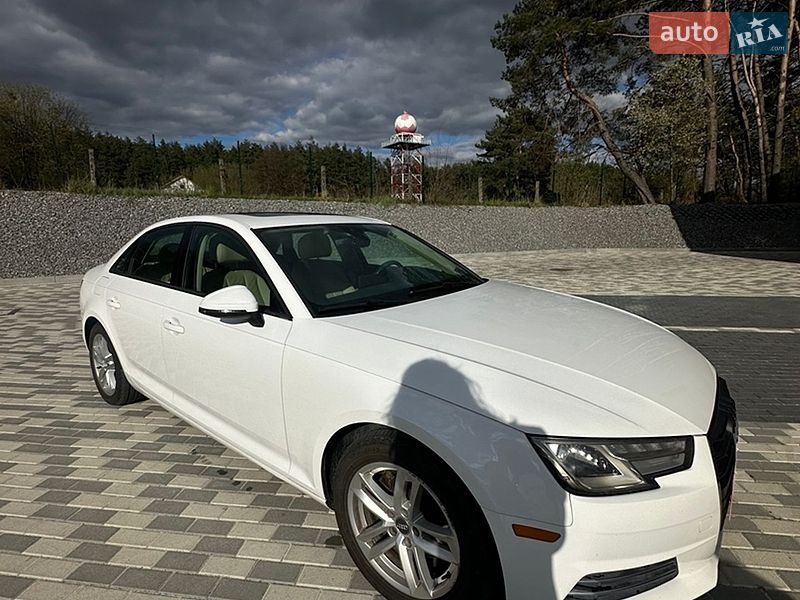 Седан Audi A4 2017 в Львове