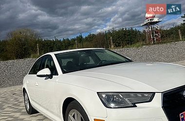 Седан Audi A4 2017 в Львове