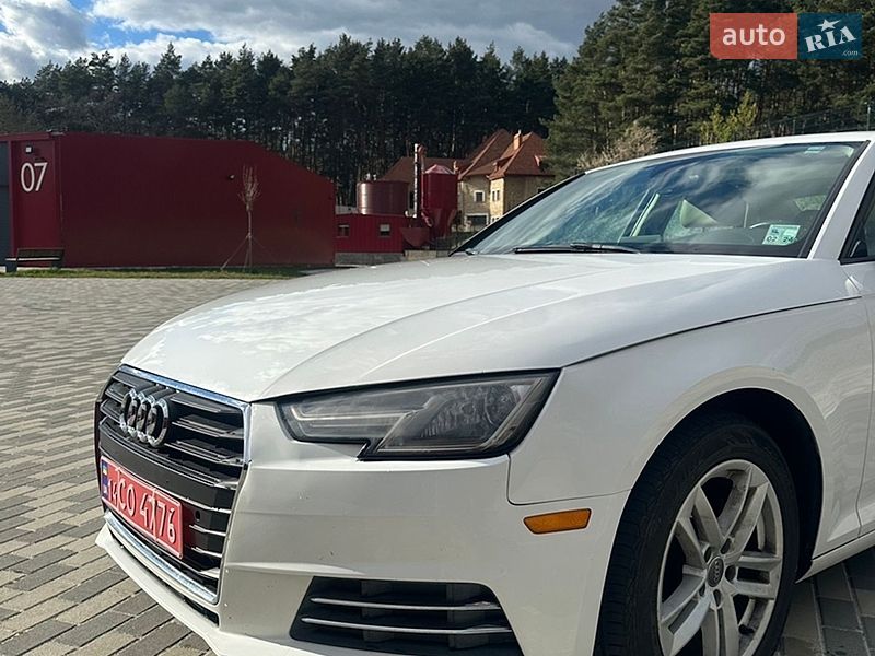 Седан Audi A4 2017 в Львове