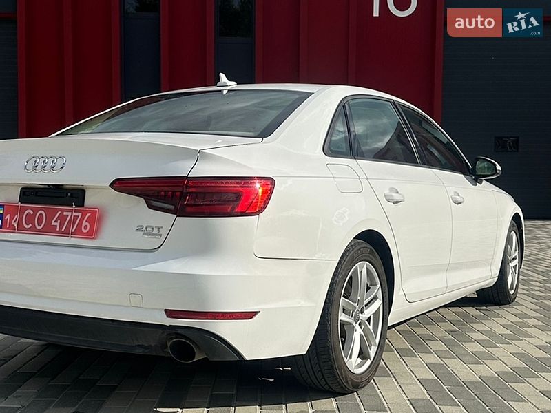 Седан Audi A4 2017 в Львове