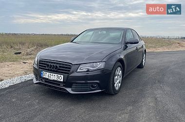 Седан Audi A4 2011 в Києві