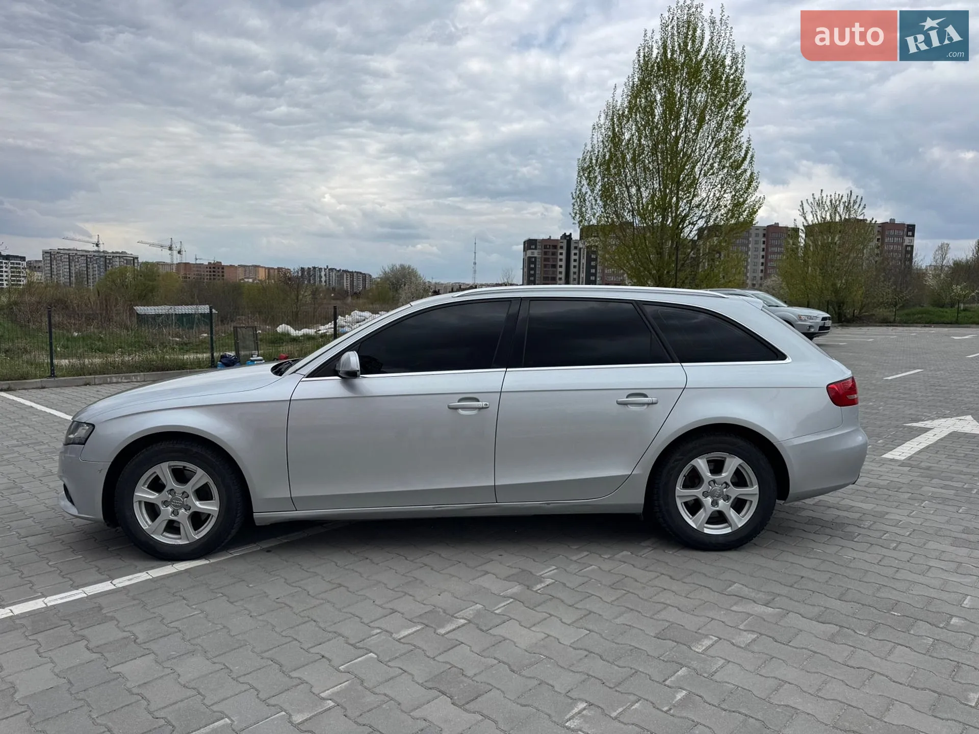 2010 Audi A4 - мініатюра 4