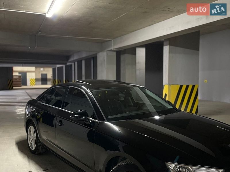 Седан Audi A4 2016 в Черновцах