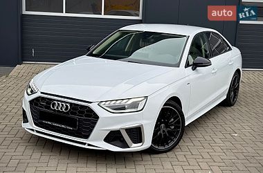 Седан Audi A4 2021 в Мукачево