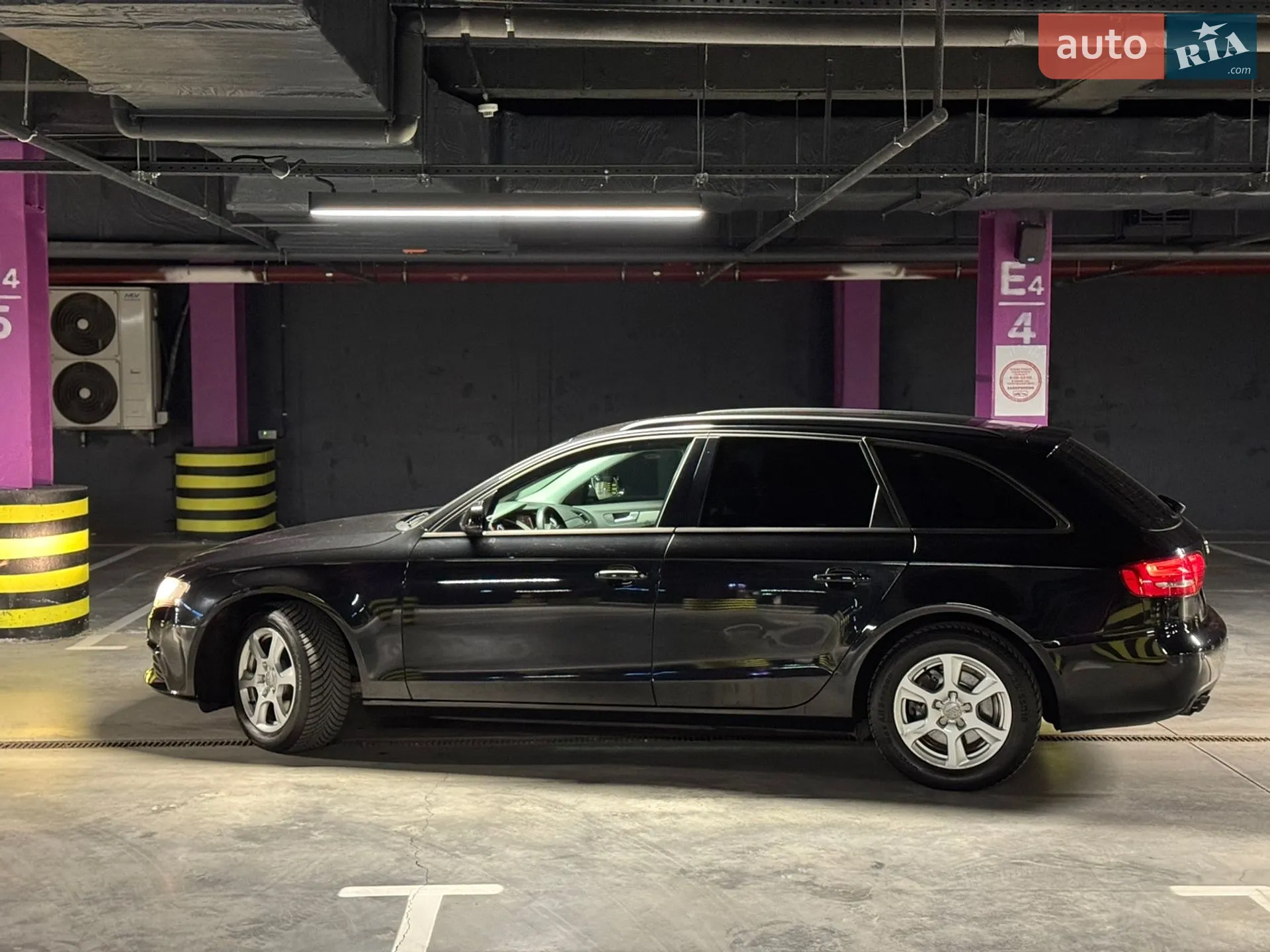 2010 Audi A4 - мініатюра 9