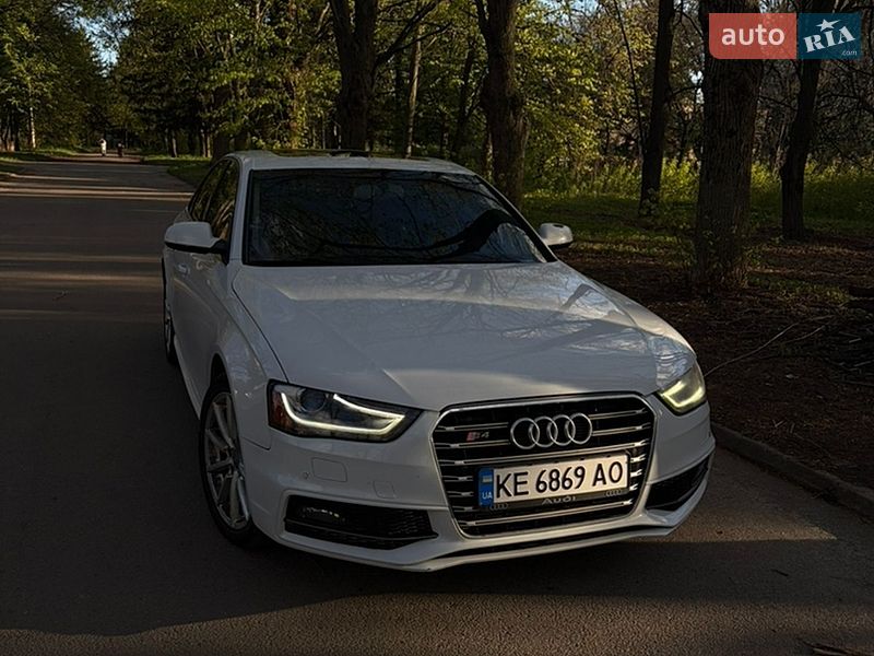 Audi A4 2014