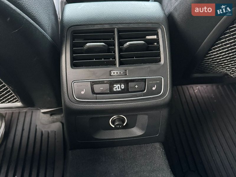 Седан Audi A4 2016 в Яворове