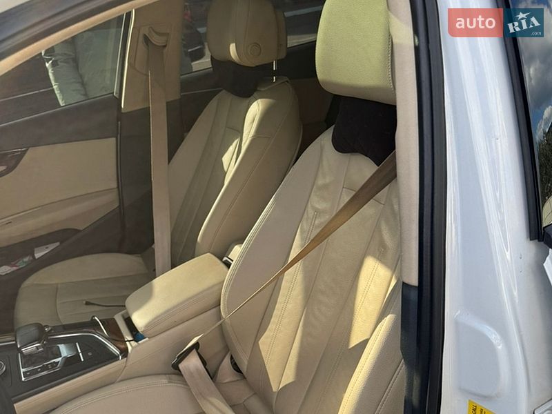 Седан Audi A4 2016 в Луцке
