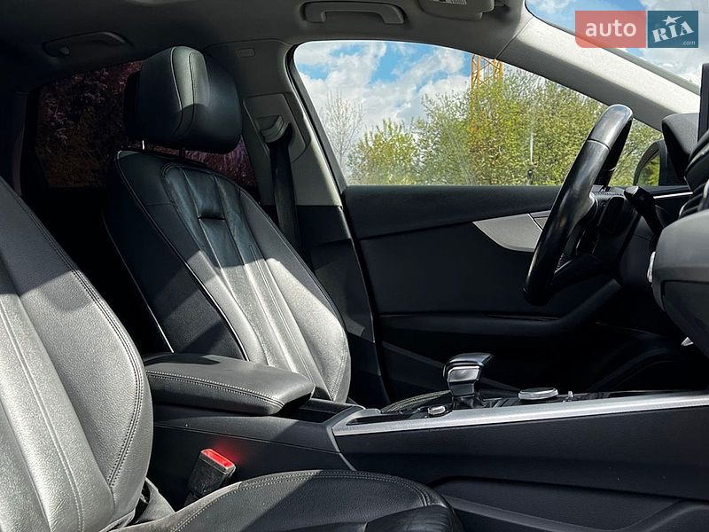 Седан Audi A4 2016 в Львове