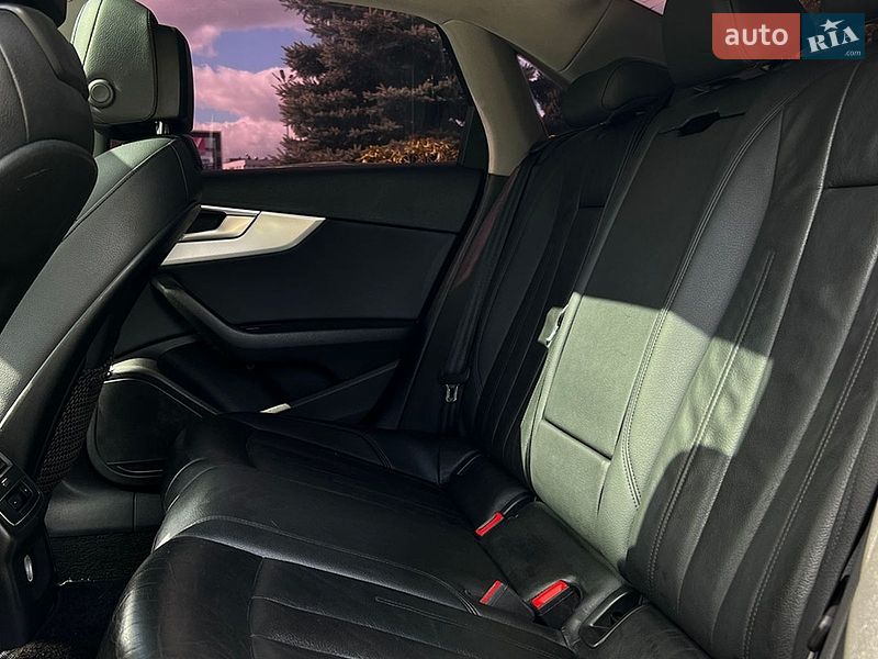 Седан Audi A4 2016 в Львове