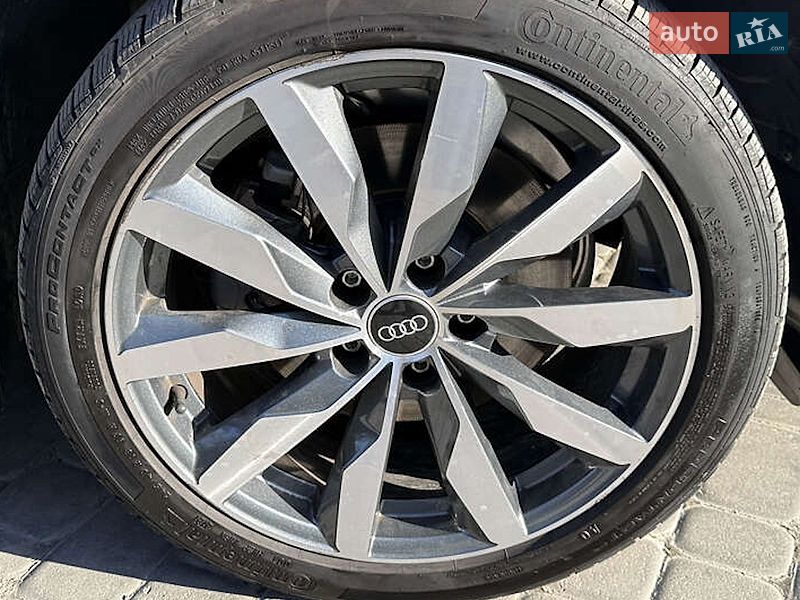 Седан Audi A4 2021 в Ивано-Франковске