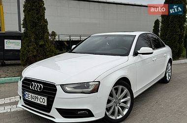 Седан Audi A4 2012 в Чернівцях
