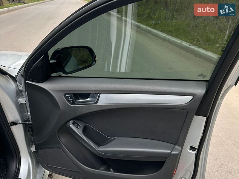 Седан Audi A4 2011 в Киеве