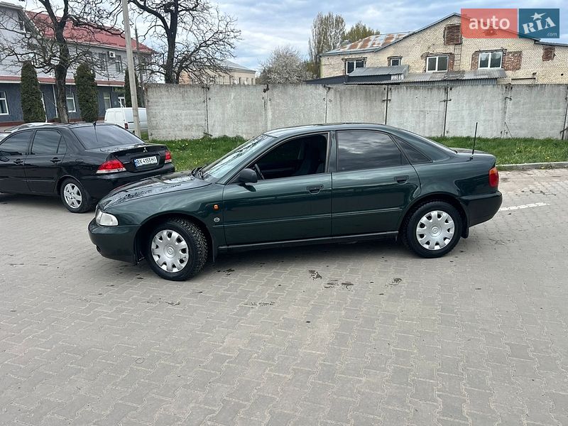Седан Audi A4 1996 в Хмельницком