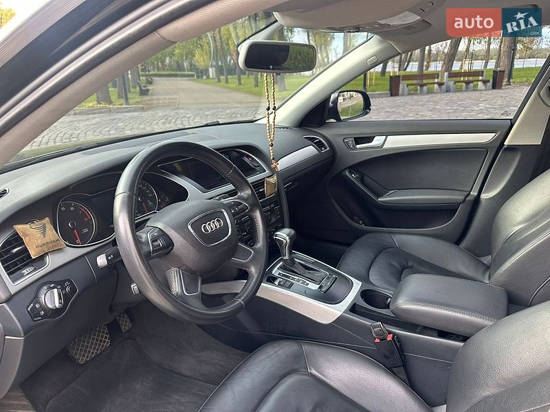 Седан Audi A4 2012 в Києві