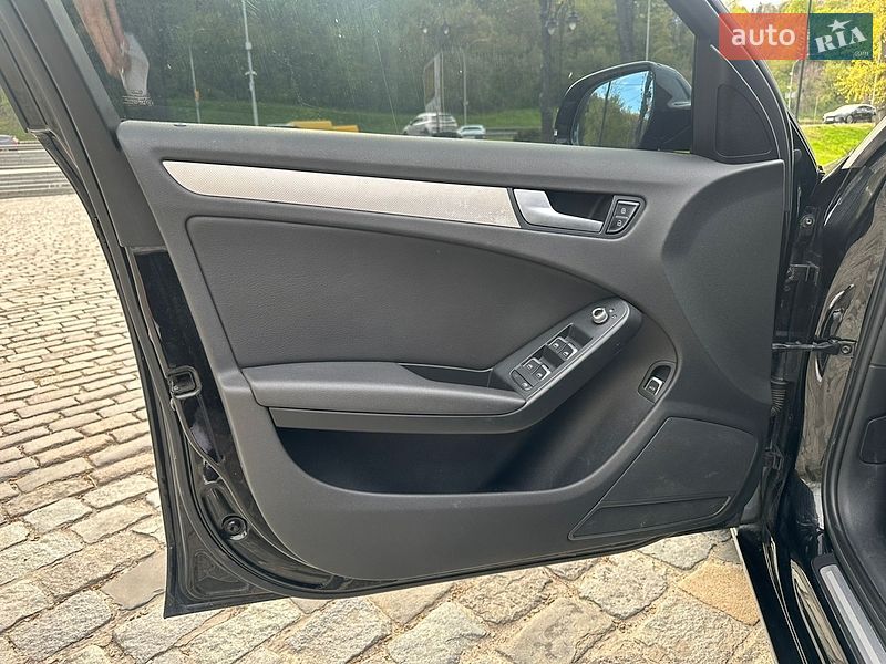 Седан Audi A4 2012 в Києві