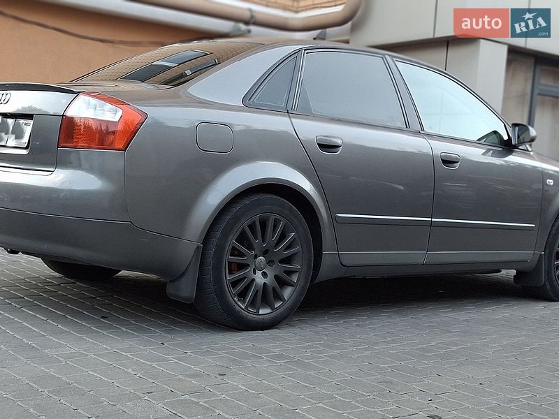 Седан Audi A4 2002 в Вишневому