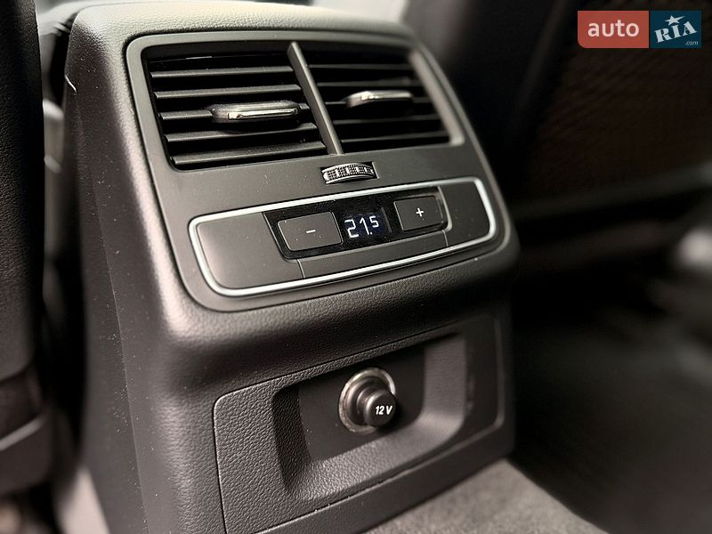Седан Audi A4 2016 в Львове