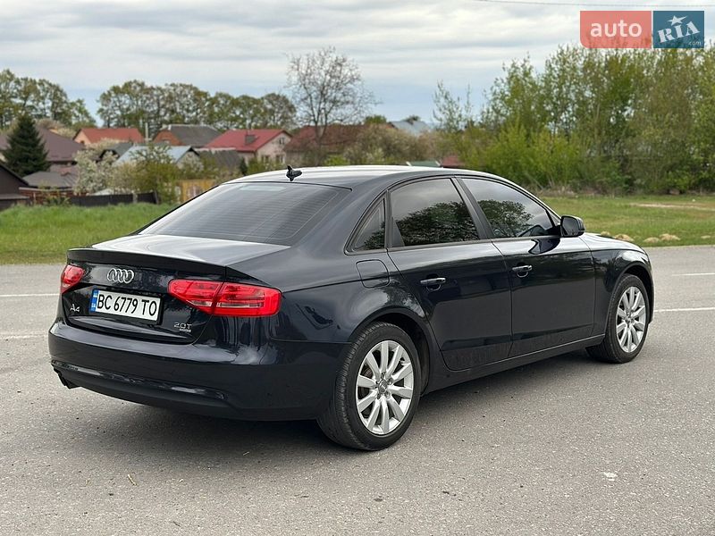 Седан Audi A4 2014 в Львове