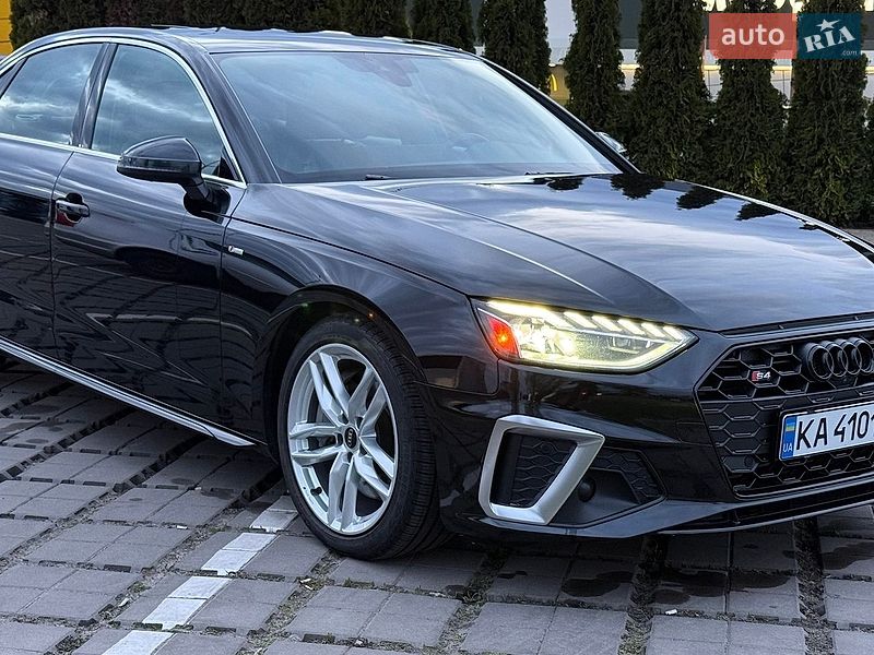 Седан Audi A4 2022 в Києві
