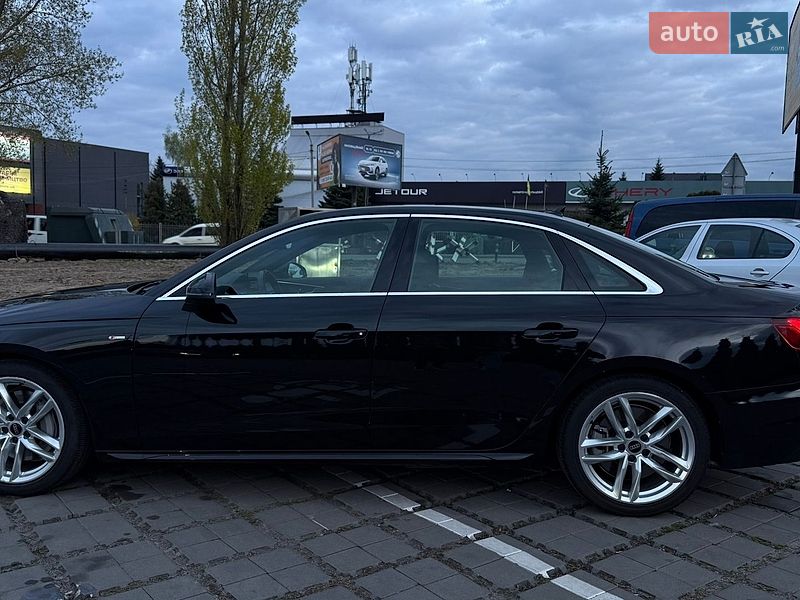 Седан Audi A4 2022 в Києві