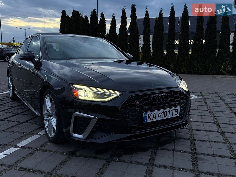 Седан Audi A4 2022 в Києві