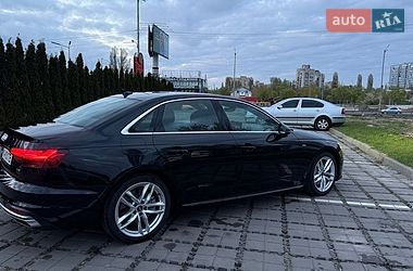 Седан Audi A4 2022 в Києві