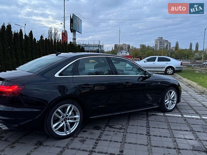 Седан Audi A4 2022 в Києві