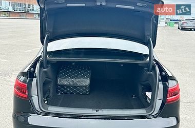 Седан Audi A4 2016 в Киеве