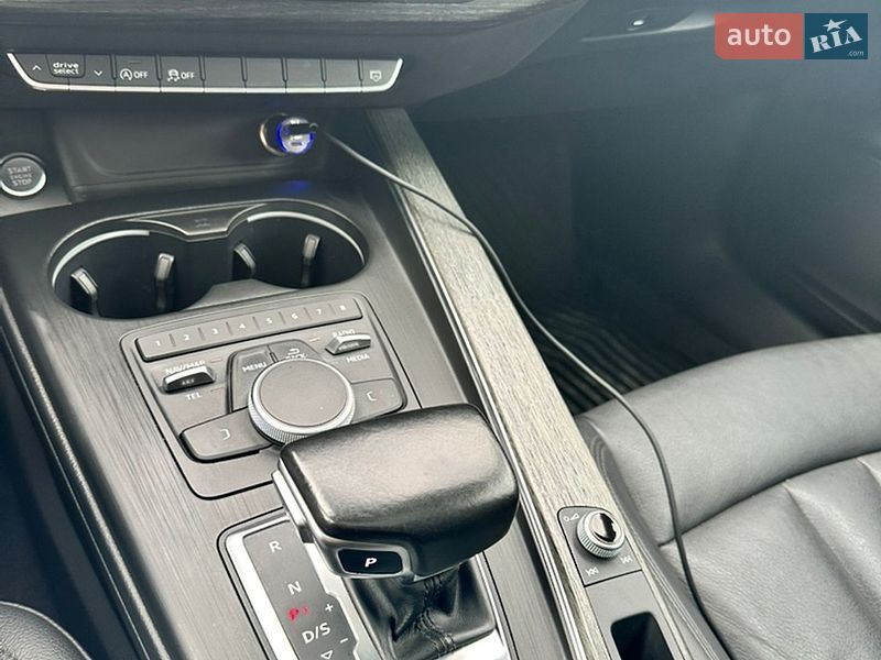 Седан Audi A4 2016 в Киеве