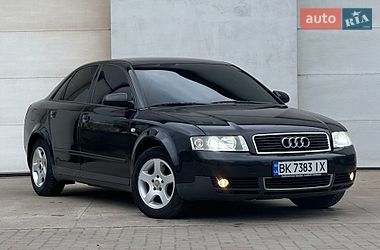 Седан Audi A4 2002 в Сарнах
