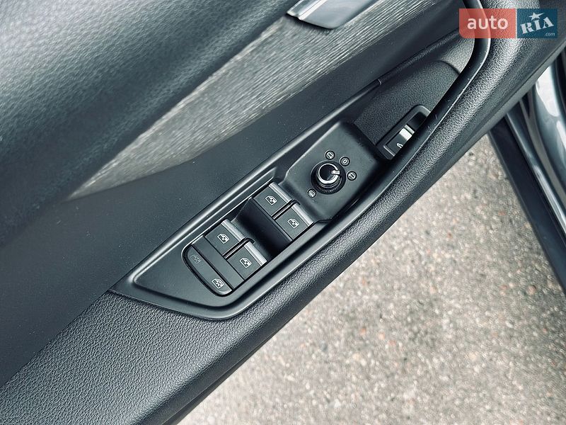 Седан Audi A4 2016 в Кременчуге