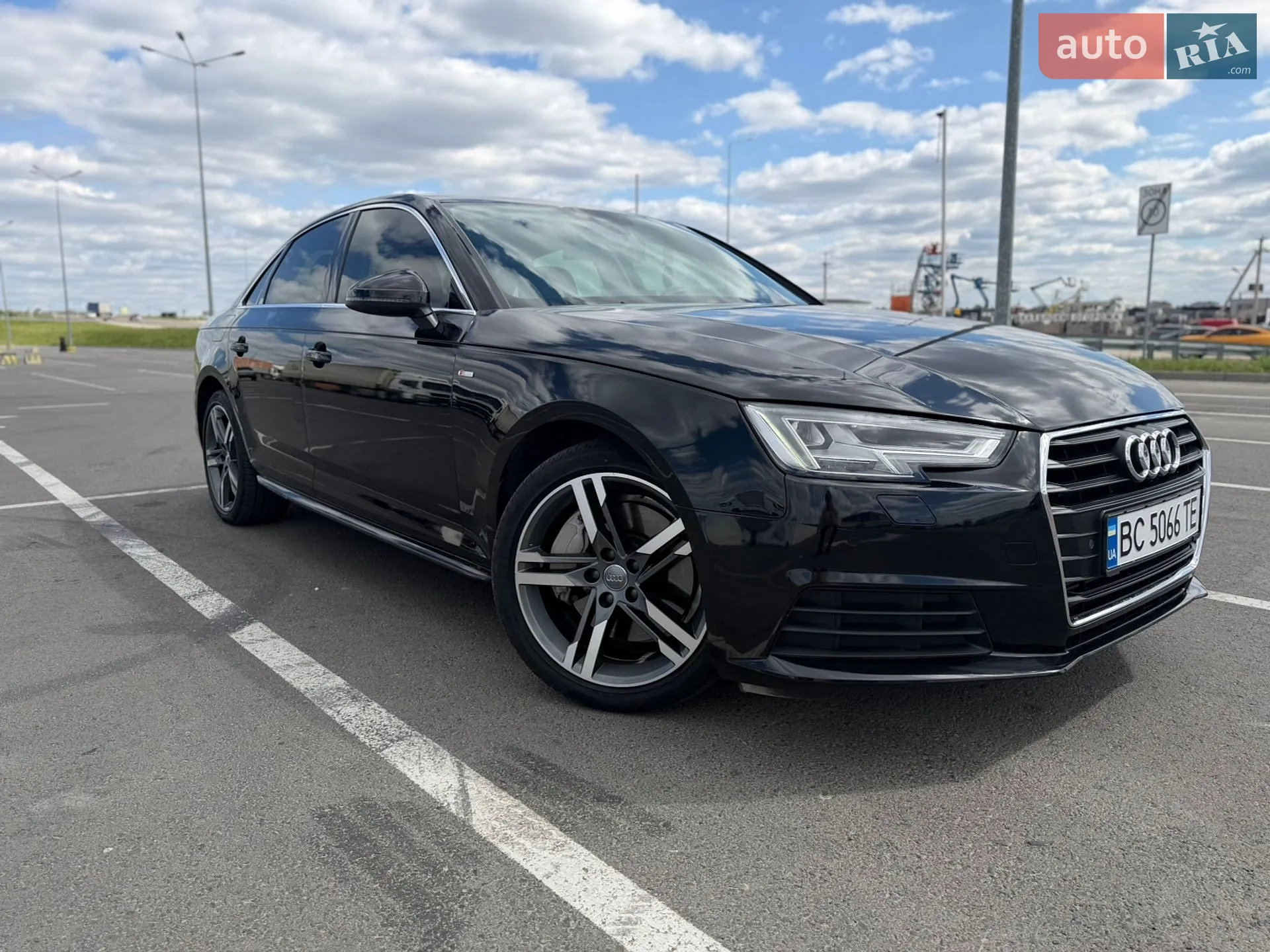 2018 Audi A4 - фото 1