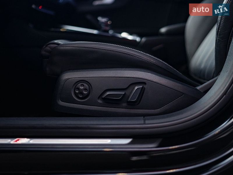 Седан Audi A4 2020 в Львові