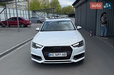 Седан Audi A4 2017 в Днепре